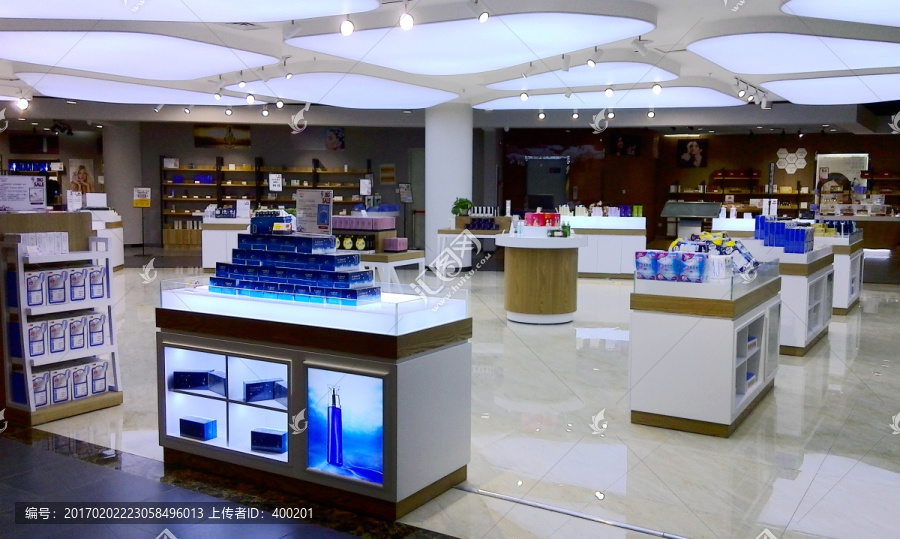 双轨并行，体验为王 论化妆品与家电销售的融合之道